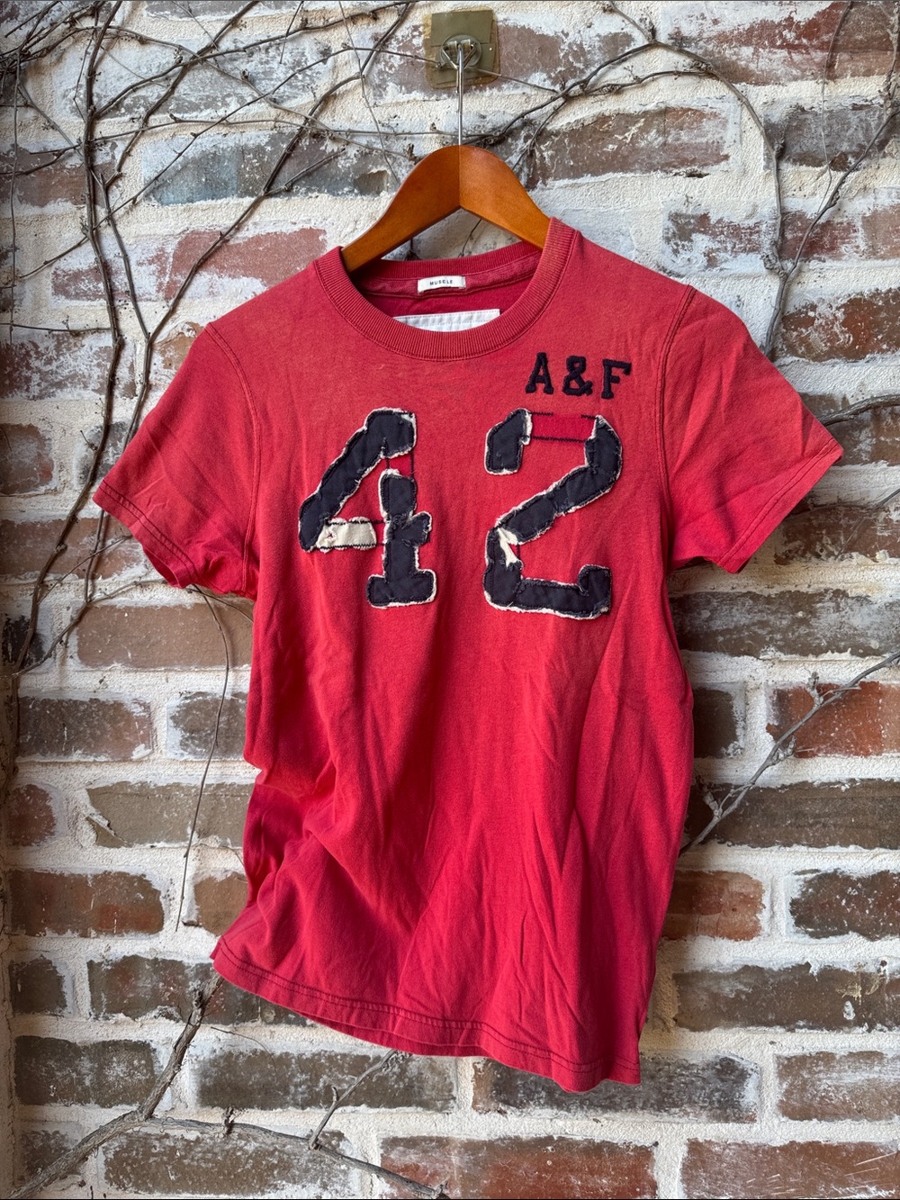 Vintage Y2K Abercrombie & Fitch Distressed Patch Graphic Tee - Red